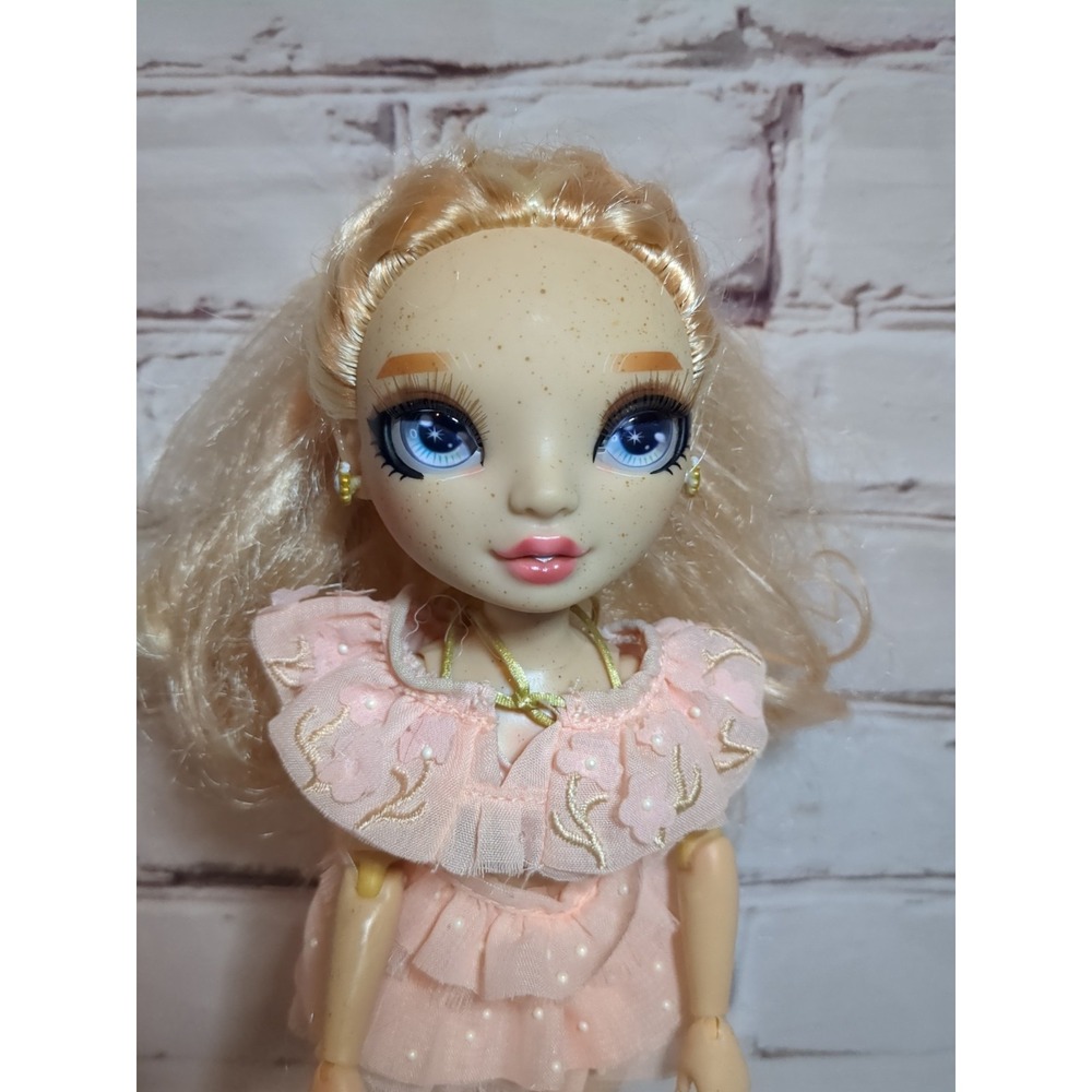 Victoria Whitman Rainbow High Series Five Fashion Doll -- Doll Only - Picture 2 of 5